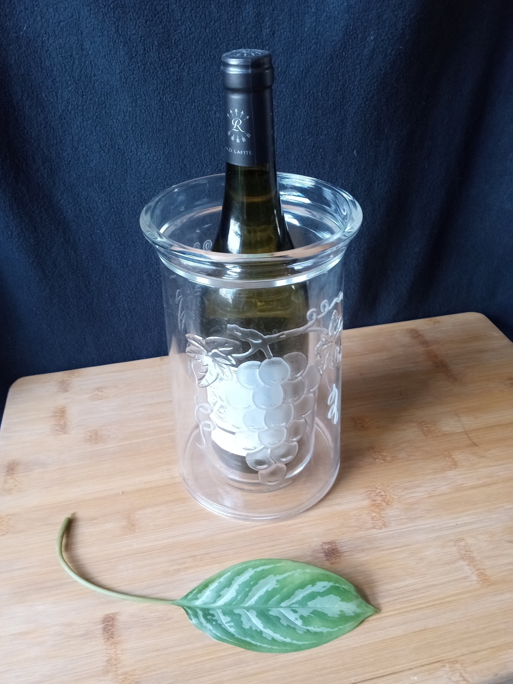 ACRYLIC WINE COOLER ICELESS PRODYNE CHILLER Clear Double Walled Grapevine Design